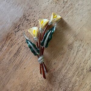 Vintage Signed CORO 1940 Lilly Brooch